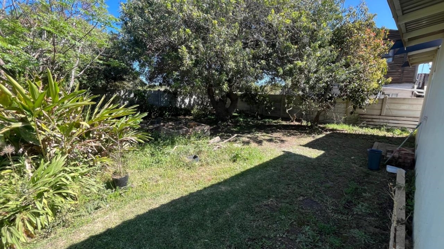 2 Bedroom Property for Sale in Paradise Beach Eastern Cape